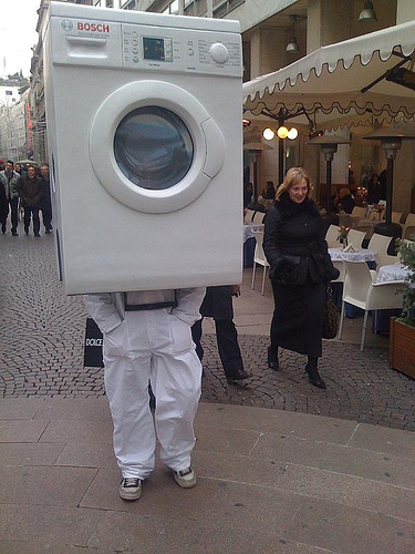 Walking washing machine